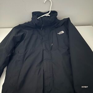 The North Face Men's Black Hyvent Ski/Snowboarding jacket